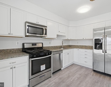 46601 Carriage Court - Photo Thumbnail 7
