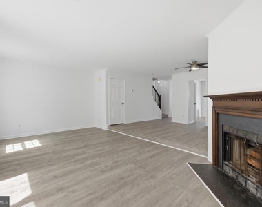 46601 Carriage Court - Photo Thumbnail 11
