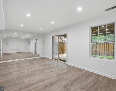 46601 Carriage Court - Photo Thumbnail 17