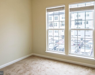 42797 Burrell Square - Photo Thumbnail 21