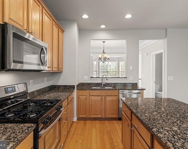 43770 Lees Mill Square - Photo Thumbnail 11