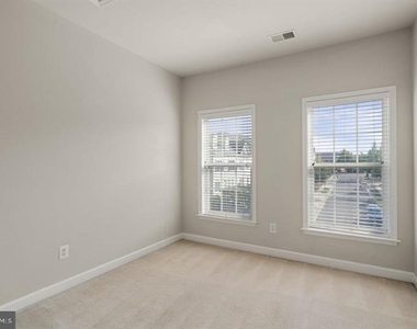 43770 Lees Mill Square - Photo Thumbnail 24
