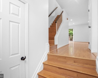 423 Mcdaniel Drive - Photo Thumbnail 8