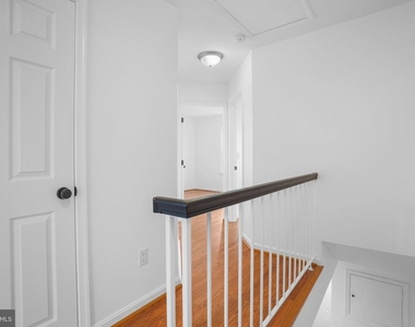 423 Mcdaniel Drive - Photo Thumbnail 17