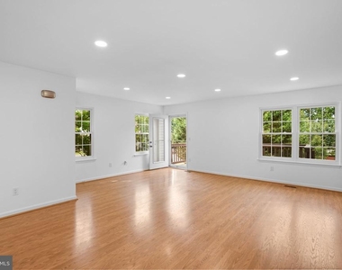 423 Mcdaniel Drive - Photo Thumbnail 12