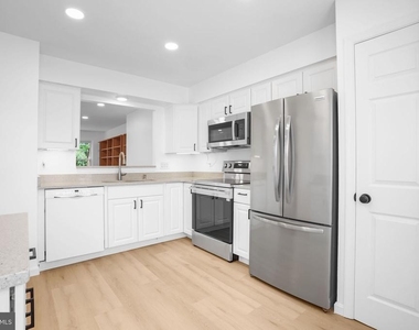 423 Mcdaniel Drive - Photo Thumbnail 7