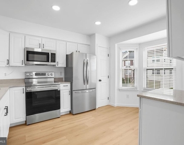 423 Mcdaniel Drive - Photo Thumbnail 4