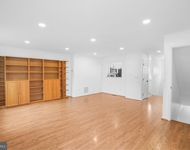 423 Mcdaniel Drive - Photo Thumbnail 14