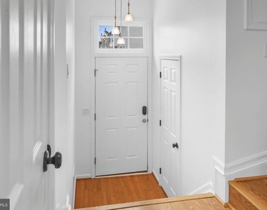 423 Mcdaniel Drive - Photo Thumbnail 2