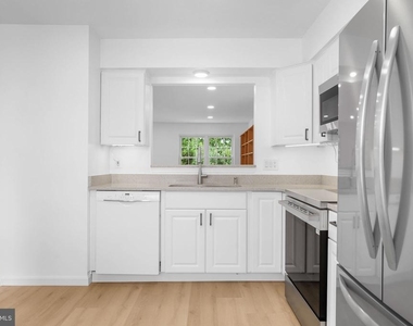 423 Mcdaniel Drive - Photo Thumbnail 5