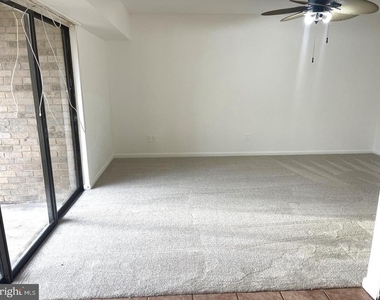 2323 Freetown Court - Photo Thumbnail 7
