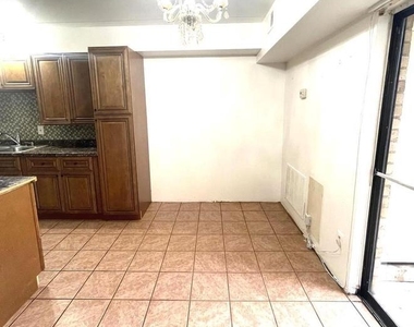 2323 Freetown Court - Photo Thumbnail 3