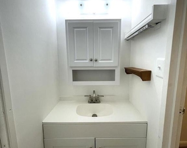 2323 Freetown Court - Photo Thumbnail 12