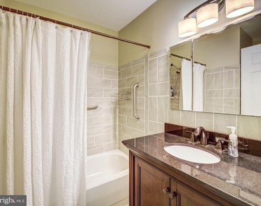 7112 Lake Cove Drive - Photo Thumbnail 34