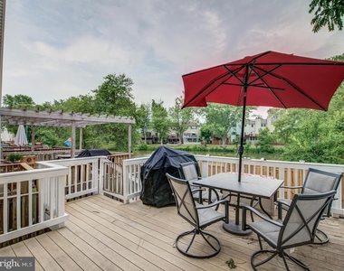 7112 Lake Cove Drive - Photo Thumbnail 42