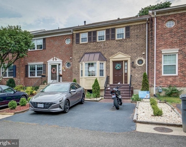 7112 Lake Cove Drive - Photo Thumbnail 41
