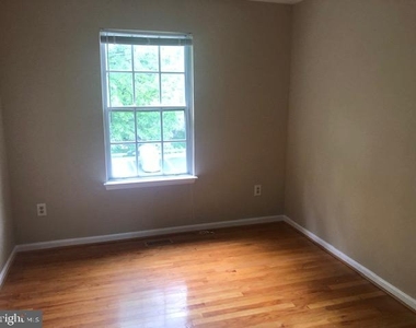 9655 Eaton Woods Place - Photo Thumbnail 13