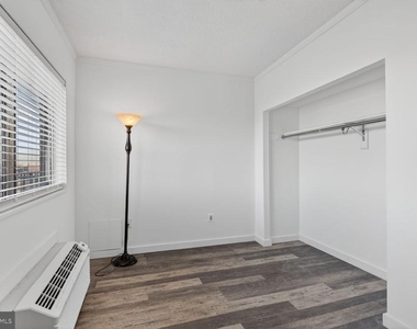 2059 Huntington Avenue - Photo Thumbnail 8