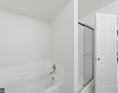 10153 Turnberry Place - Photo Thumbnail 20