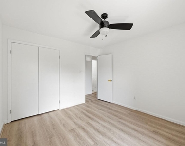 10153 Turnberry Place - Photo Thumbnail 18
