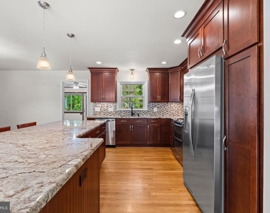 7305 Masonville Court - Photo Thumbnail 9