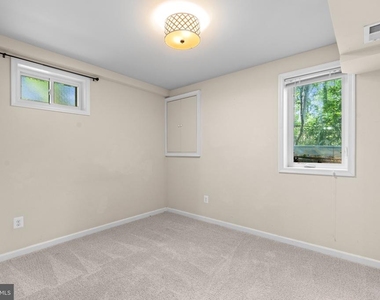 7305 Masonville Court - Photo Thumbnail 22