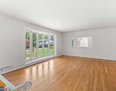 7305 Masonville Court - Photo Thumbnail 3