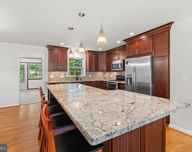 7305 Masonville Court - Photo Thumbnail 7