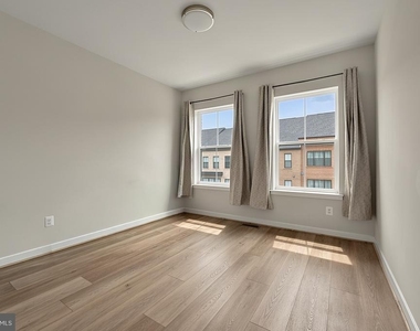 6230 Almerico Place - Photo Thumbnail 37