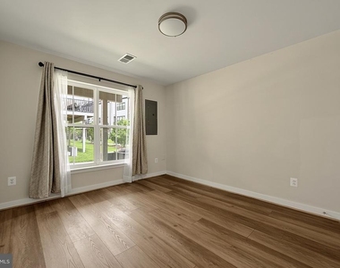 6230 Almerico Place - Photo Thumbnail 31