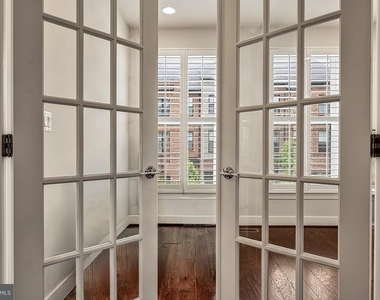 6230 Almerico Place - Photo Thumbnail 20