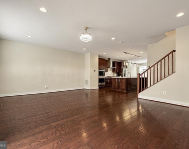 6230 Almerico Place - Photo Thumbnail 8