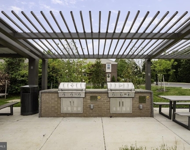 6230 Almerico Place - Photo Thumbnail 65
