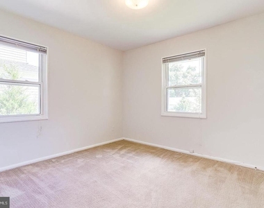 1922 Anderson Road - Photo Thumbnail 14