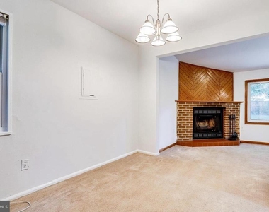 1922 Anderson Road - Photo Thumbnail 3