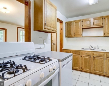 1922 Anderson Road - Photo Thumbnail 9