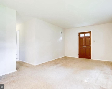 1922 Anderson Road - Photo Thumbnail 2