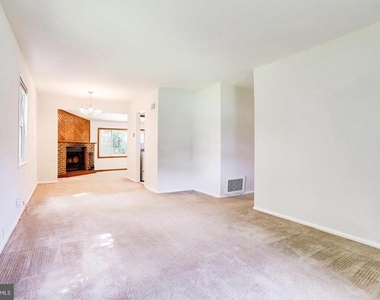 1922 Anderson Road - Photo Thumbnail 6