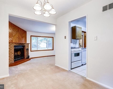 1922 Anderson Road - Photo Thumbnail 5