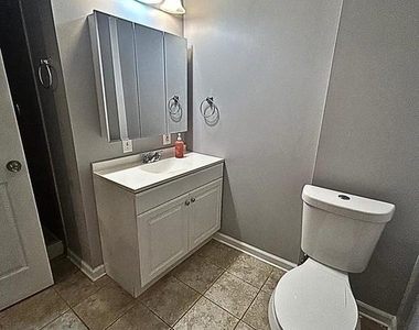715 Acorn Court - Photo Thumbnail 4