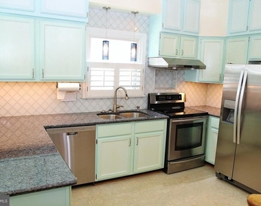 1006 Wythe Street - Photo Thumbnail 14