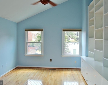 1006 Wythe Street - Photo Thumbnail 2