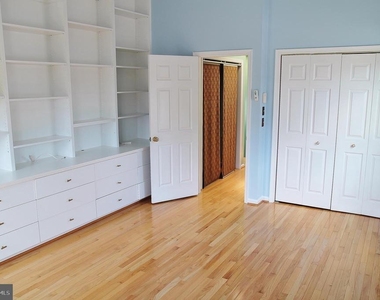1006 Wythe Street - Photo Thumbnail 3