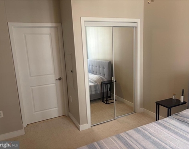 888 N Quincy Street - Photo Thumbnail 16