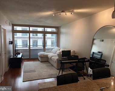 888 N Quincy Street - Photo Thumbnail 9