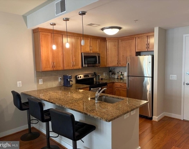 888 N Quincy Street - Photo Thumbnail 7