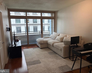 888 N Quincy Street - Photo Thumbnail 12