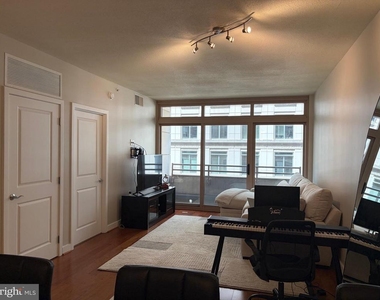 888 N Quincy Street - Photo Thumbnail 14