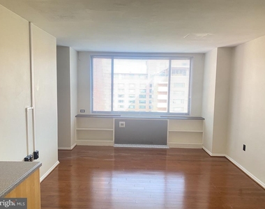 1111 Arlington Boulevard - Photo Thumbnail 3