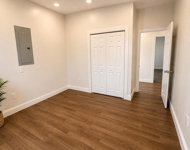 111 N Baltimore Street - Photo Thumbnail 10